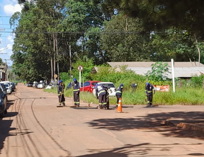 Serviço de tapa-buraco no Jardim Noroeste é atendido pelo vereador Tiago Vargas